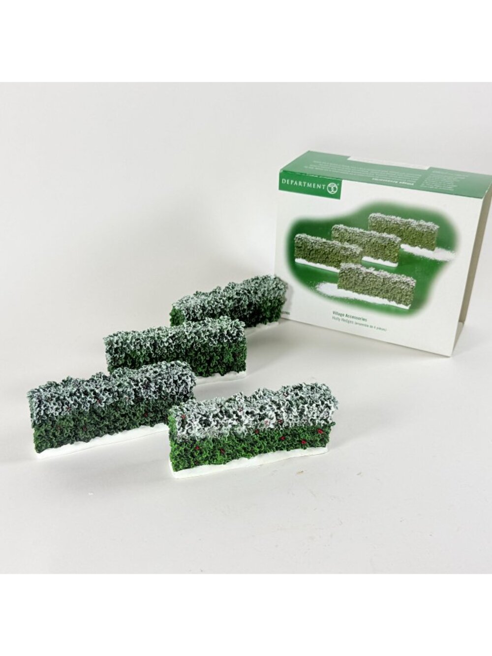 Vintage Dept 56 Holly Hedges 52900 Set Of 4 Christmas Village Winter Accessories